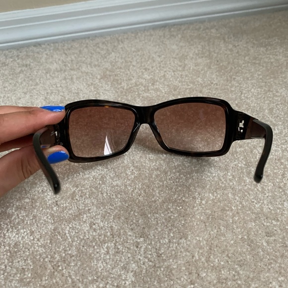 Women’s Gucci brown gradient sunglasses with gold - Picture 5 of 8